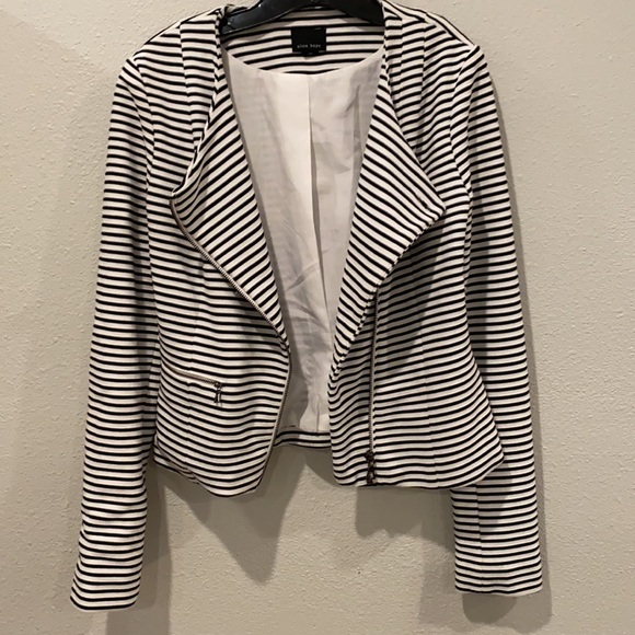 White and black stripe jacket - Picture 4 of 4